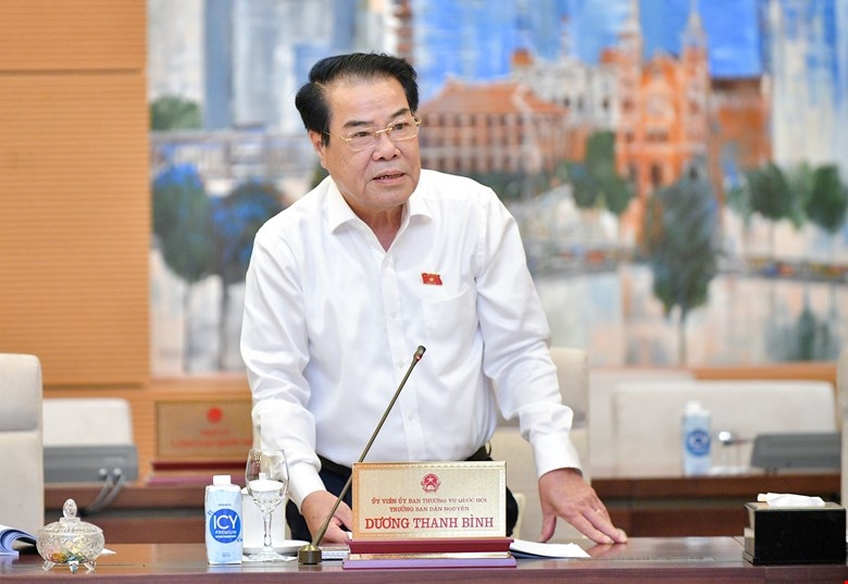 Cử tri lo lắng về tình trạng mưa lũ, bắt cóc trẻ em để tống tiền